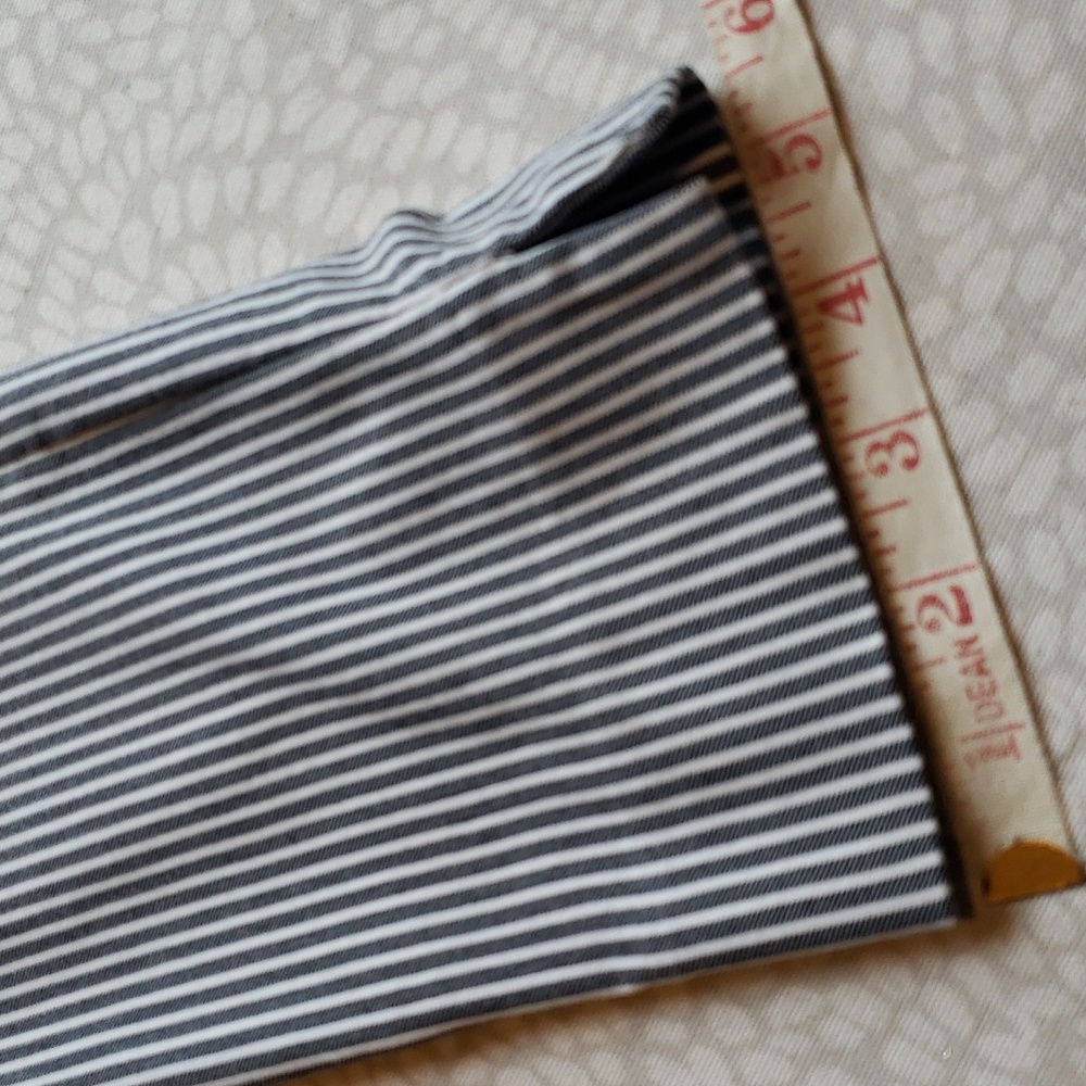 Anne Klein White and Black Striped Skinny Capris XS - Picture 11 of 12
